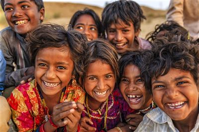 {image.media_title -> f:transform.html())} {image.copyright -> f:transform.html())}